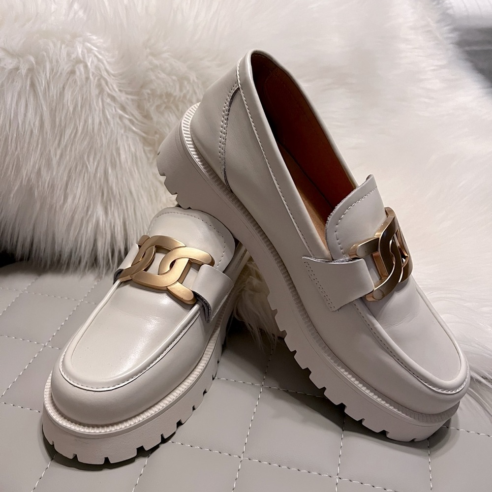 Woman shoes